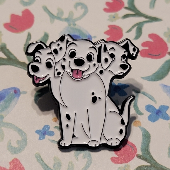 101 Dalmatians Cerberus Enamel Pin - Picture 3 of 9